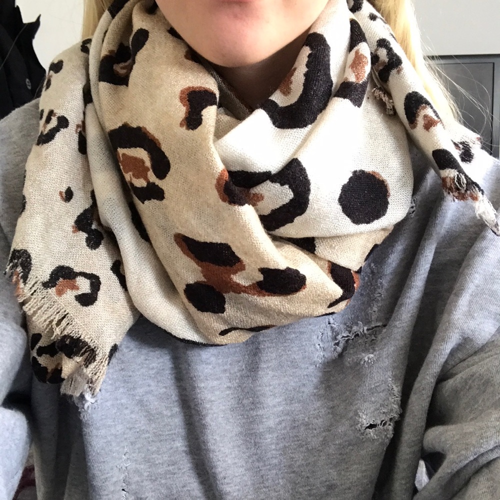 Cheetah scarf/wrap